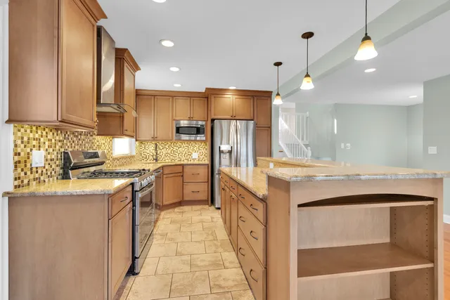 $3,650 | 9314 Menard Avenue, Morton Grove, IL 60053