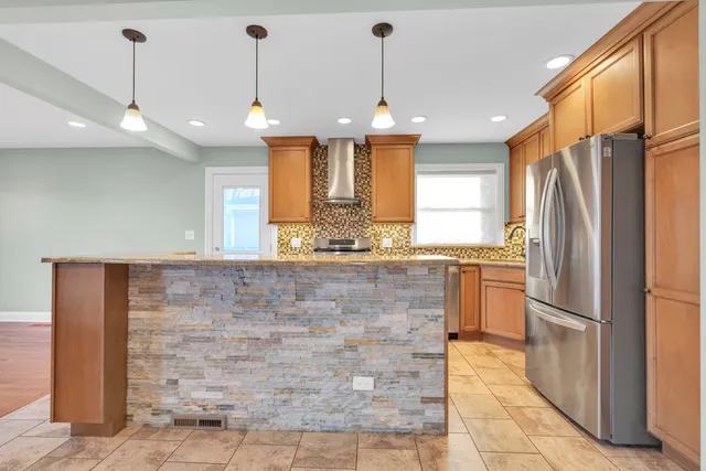 $3,650 | 9314 Menard Avenue, Morton Grove, IL 60053