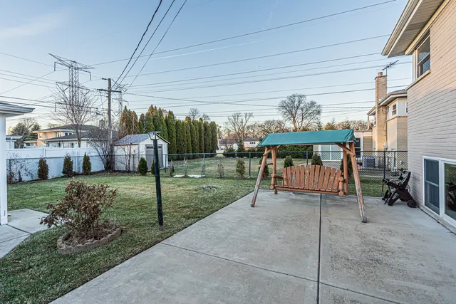 $3,650 | 9314 Menard Avenue, Morton Grove, IL 60053