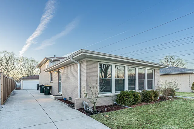 $3,650 | 9314 Menard Avenue, Morton Grove, IL 60053