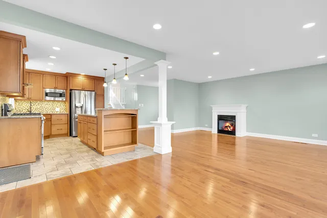 $3,650 | 9314 Menard Avenue, Morton Grove, IL 60053