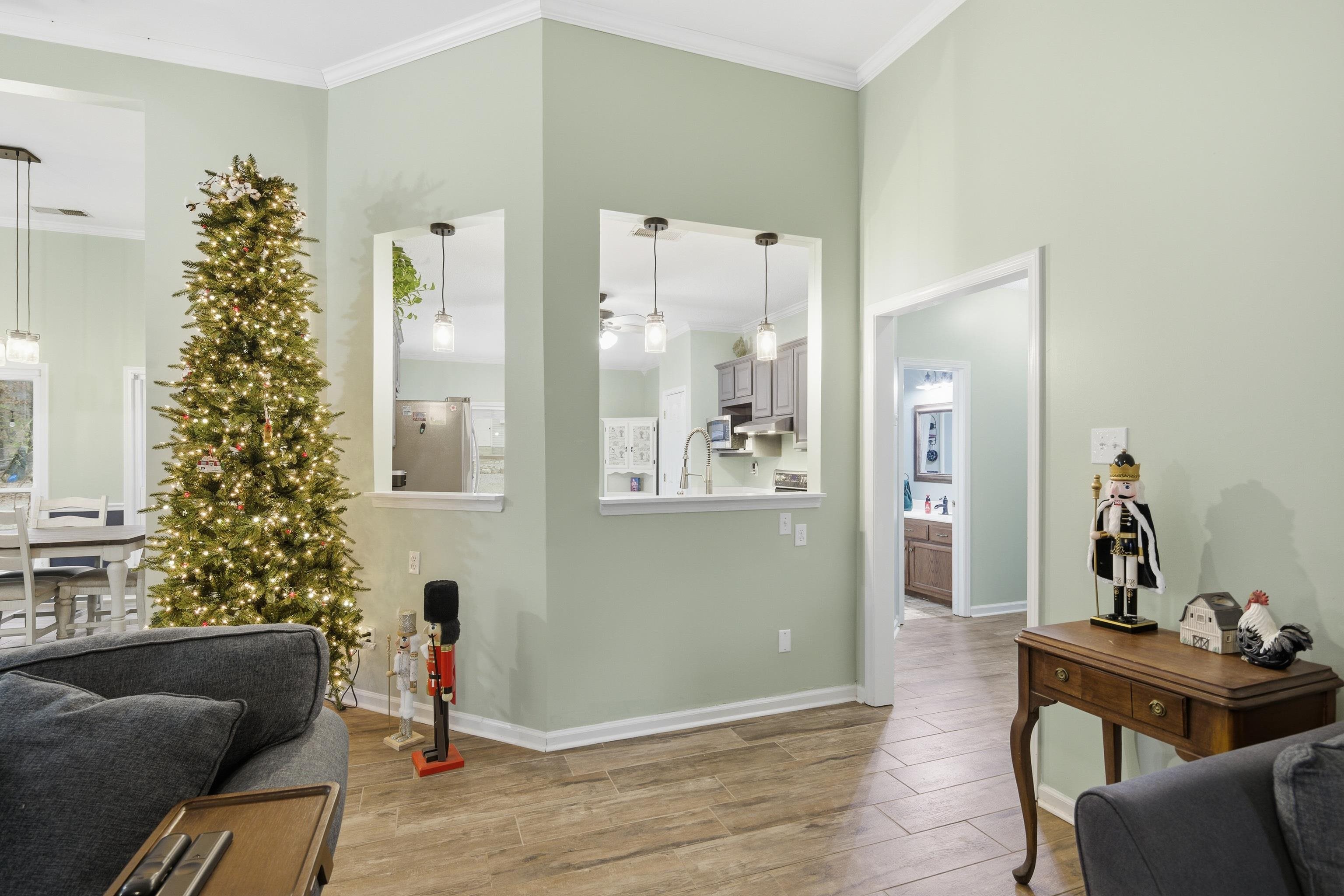 1755 Country Club Road Somerville, TN 38068 - Photo 20 of 40 a living room with furniture and wooden floor