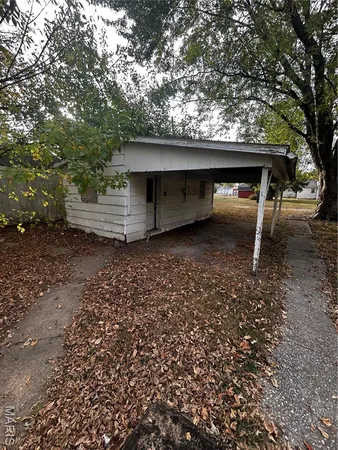 $27,500 | 106 Locust Street, Coffeen, IL 62017