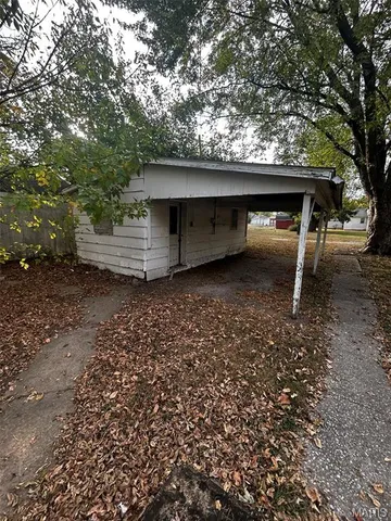 $30,000 | 106 Locust Street, Coffeen, IL 62017