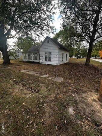 $27,500 | 106 Locust Street, Coffeen, IL 62017