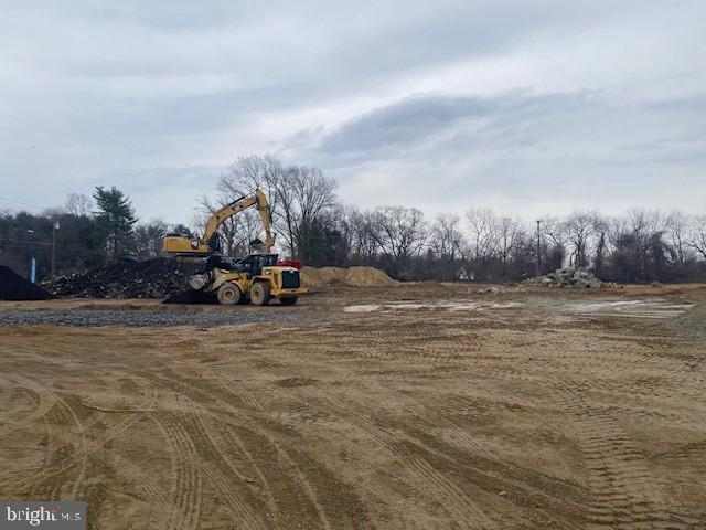 19 Silas Lane Laurel Springs, NJ 08021 - Photo 11 of 12 a view of a lake with houses