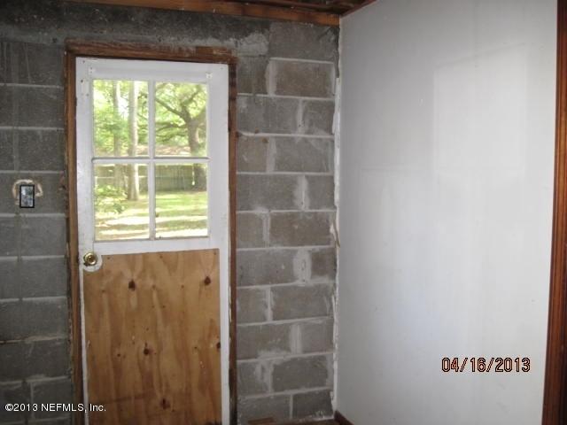 6040 Goodman Road Jacksonville, FL 32244 - Photo 4 of 9 IMG_2545