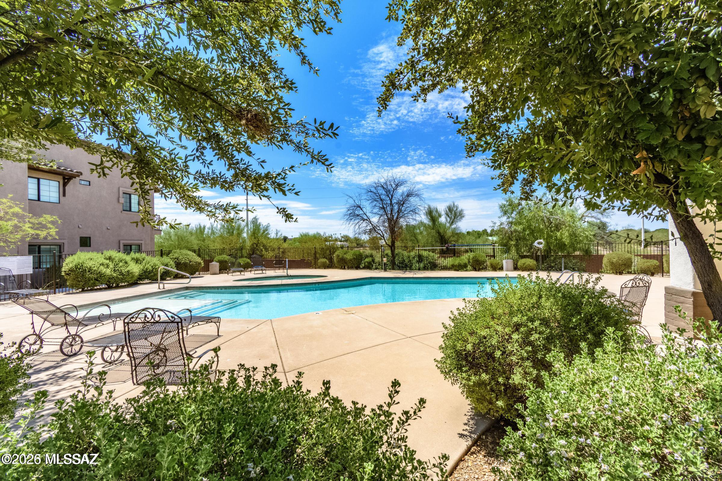 2018 East River Road, Unit 201 Tucson, AZ 85718 - Photo 3 of 22