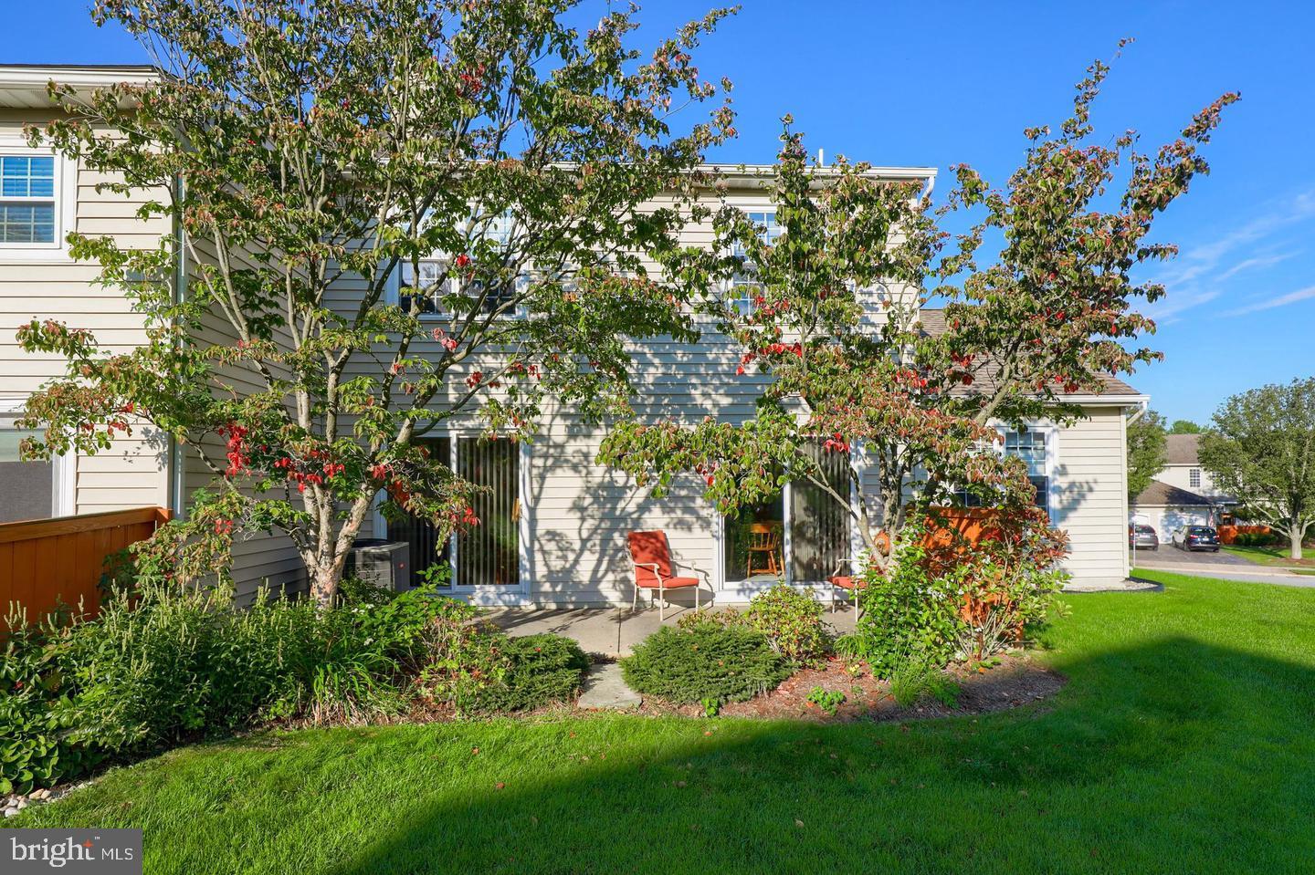 107 Treetops Drive Lancaster, PA 17601 - Photo 2 of 37