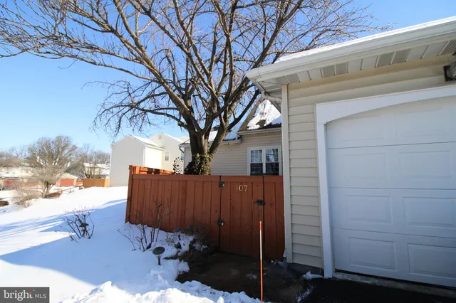 $335,000 | 107 Treetops Drive, Lancaster, PA 17601