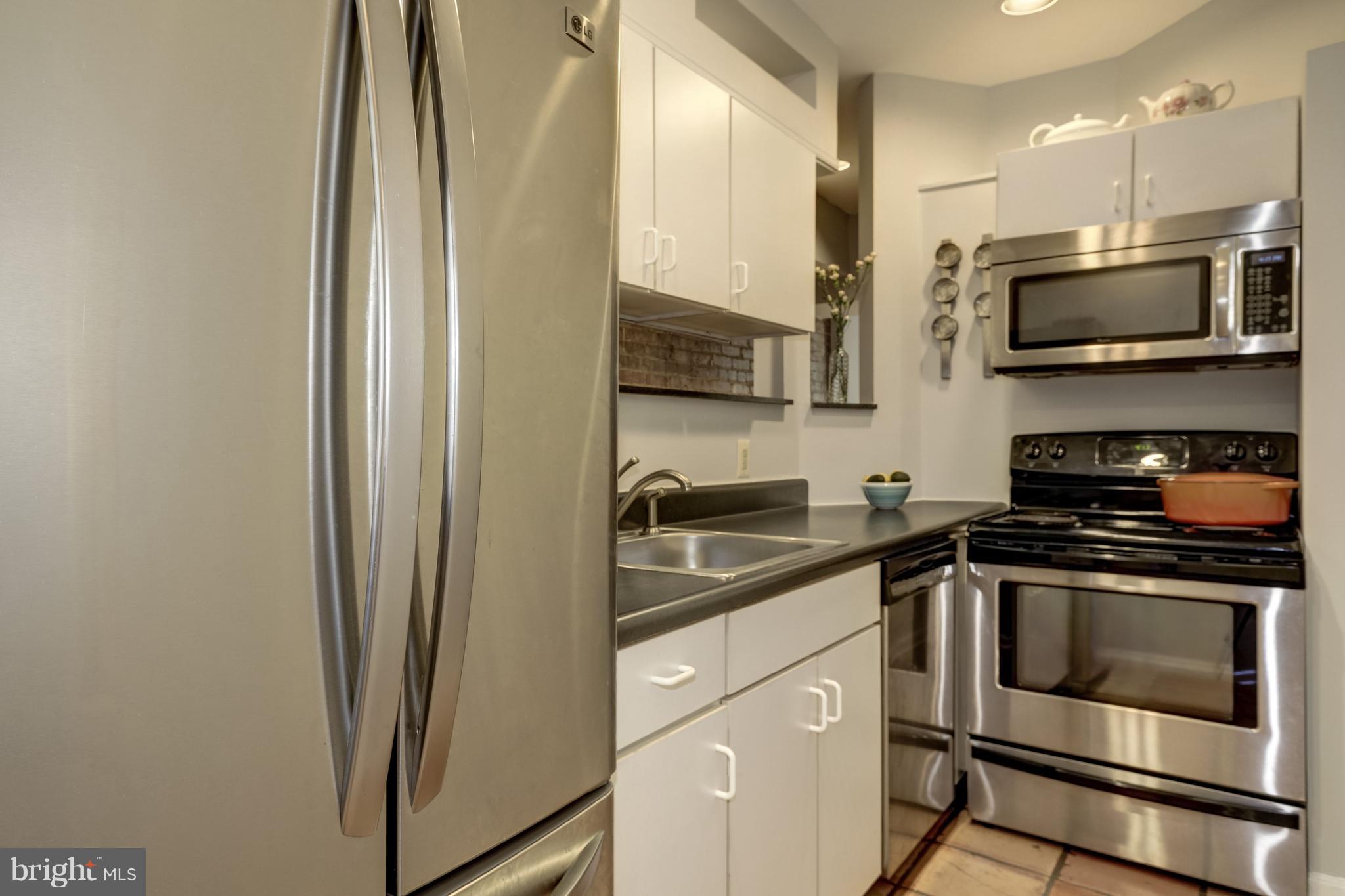 1813 Kalorama Road Northwest, Unit 3 Washington, DC 20009 - Photo 17 of 21 Kitchen