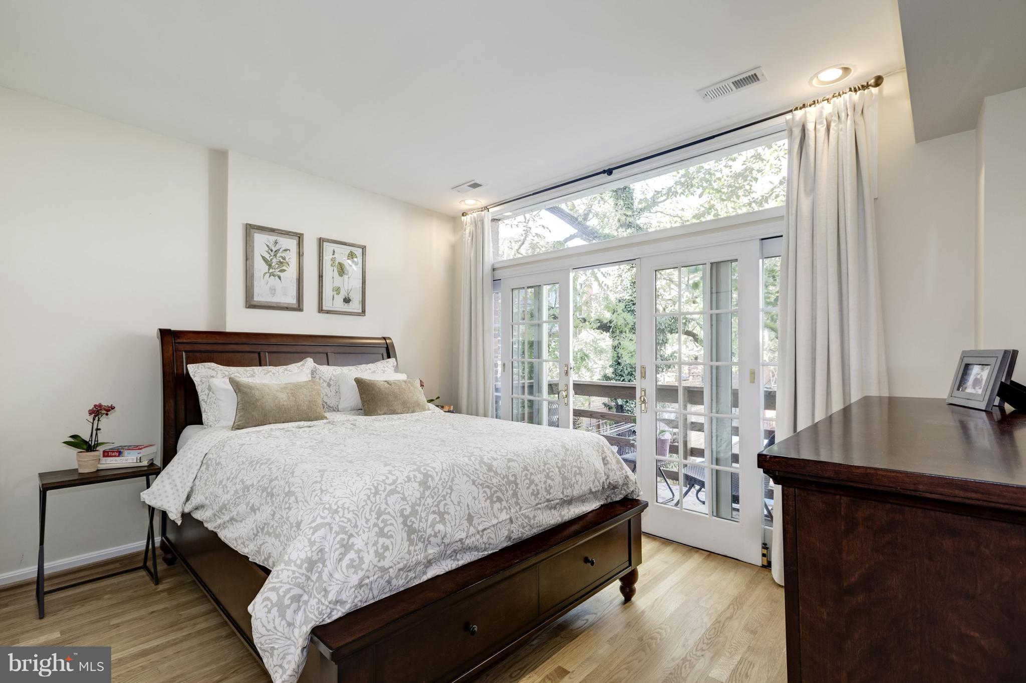 1813 Kalorama Road Northwest, Unit 3 Washington, DC 20009 - Photo 7 of 21 Bedroom (Master)