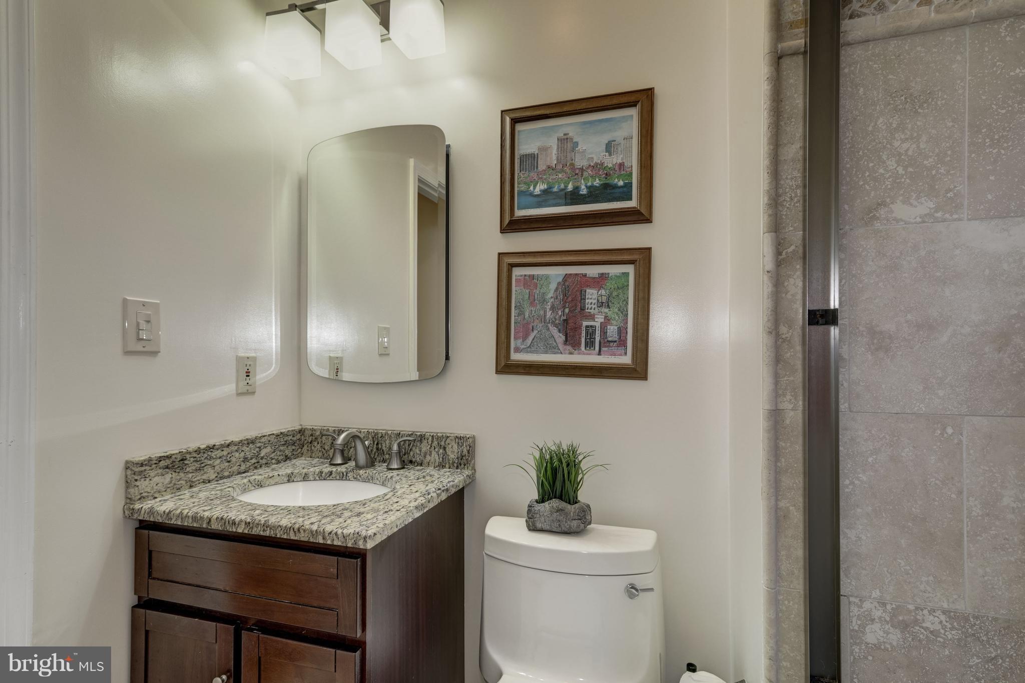 1813 Kalorama Road Northwest, Unit 3 Washington, DC 20009 - Photo 10 of 21 Bath (Master)