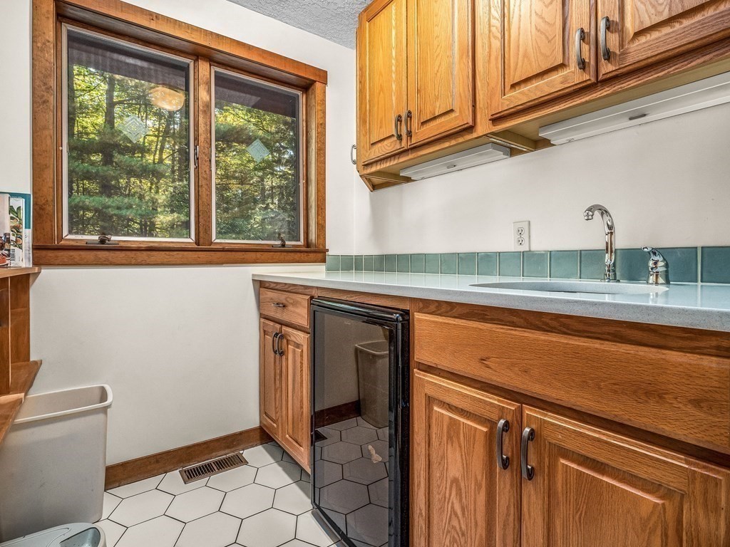345 Silver Hill Road Concord, MA 01742 - Photo 17 of 38 Gallery Image 17