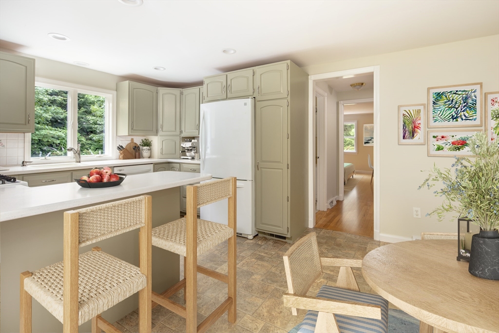 7 Holly Pond Road Marion, MA 02738 - Photo 17 of 42 Gallery Image 17