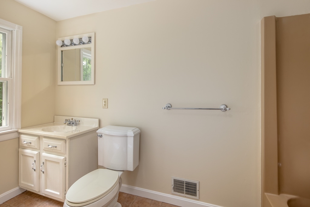 7 Holly Pond Road Marion, MA 02738 - Photo 29 of 42 Gallery Image 29