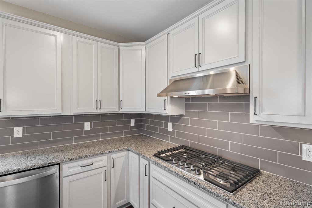 48672 Rockview Road Novi, MI 48374 - Photo 5 of 23