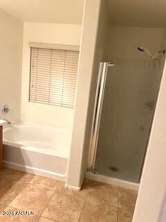 14039 West Country Gables Drive Surprise, AZ 85379 - Photo 14 of 32 a view of bathroom with bathtub and shower