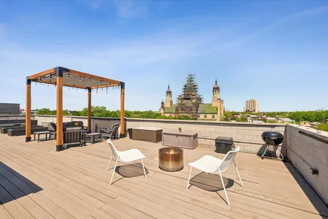 $715,000 | 2242 West Chicago Avenue, Unit 301, Chicago, IL 60622