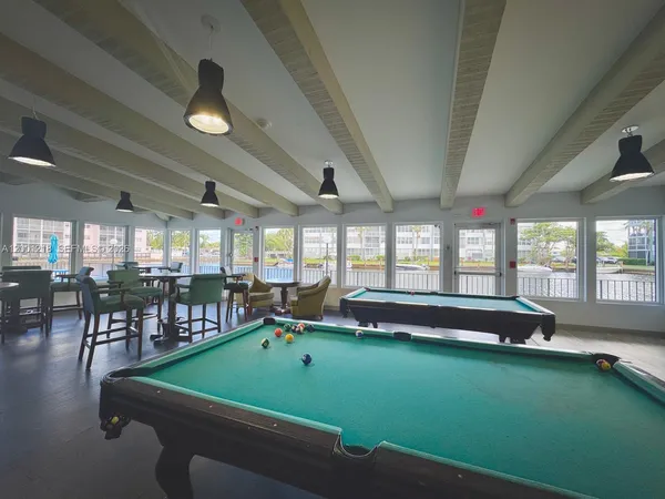 $2,475 | 2741 Taft Street, Unit 404, Hollywood, FL 33020