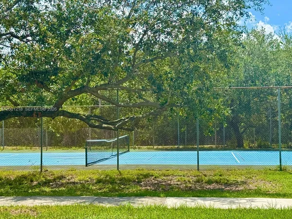 $2,475 | 2741 Taft Street, Unit 404, Hollywood, FL 33020