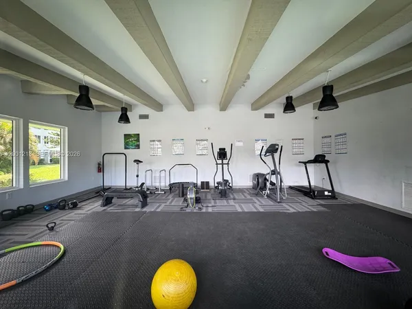 $2,475 | 2741 Taft Street, Unit 404, Hollywood, FL 33020