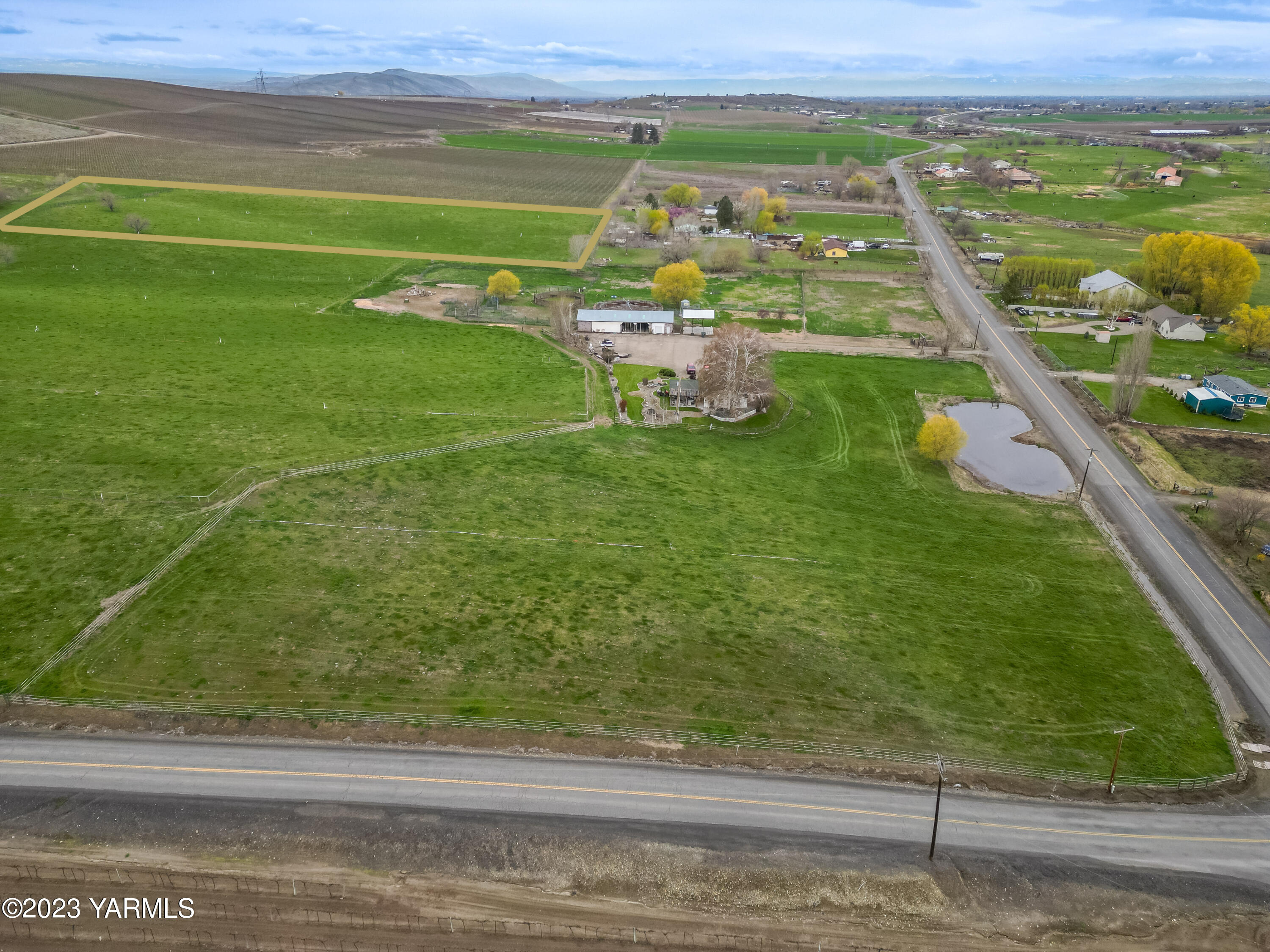 Nka Gap Road Granger, WA 98932 - Photo 2 of 4 a view of a city