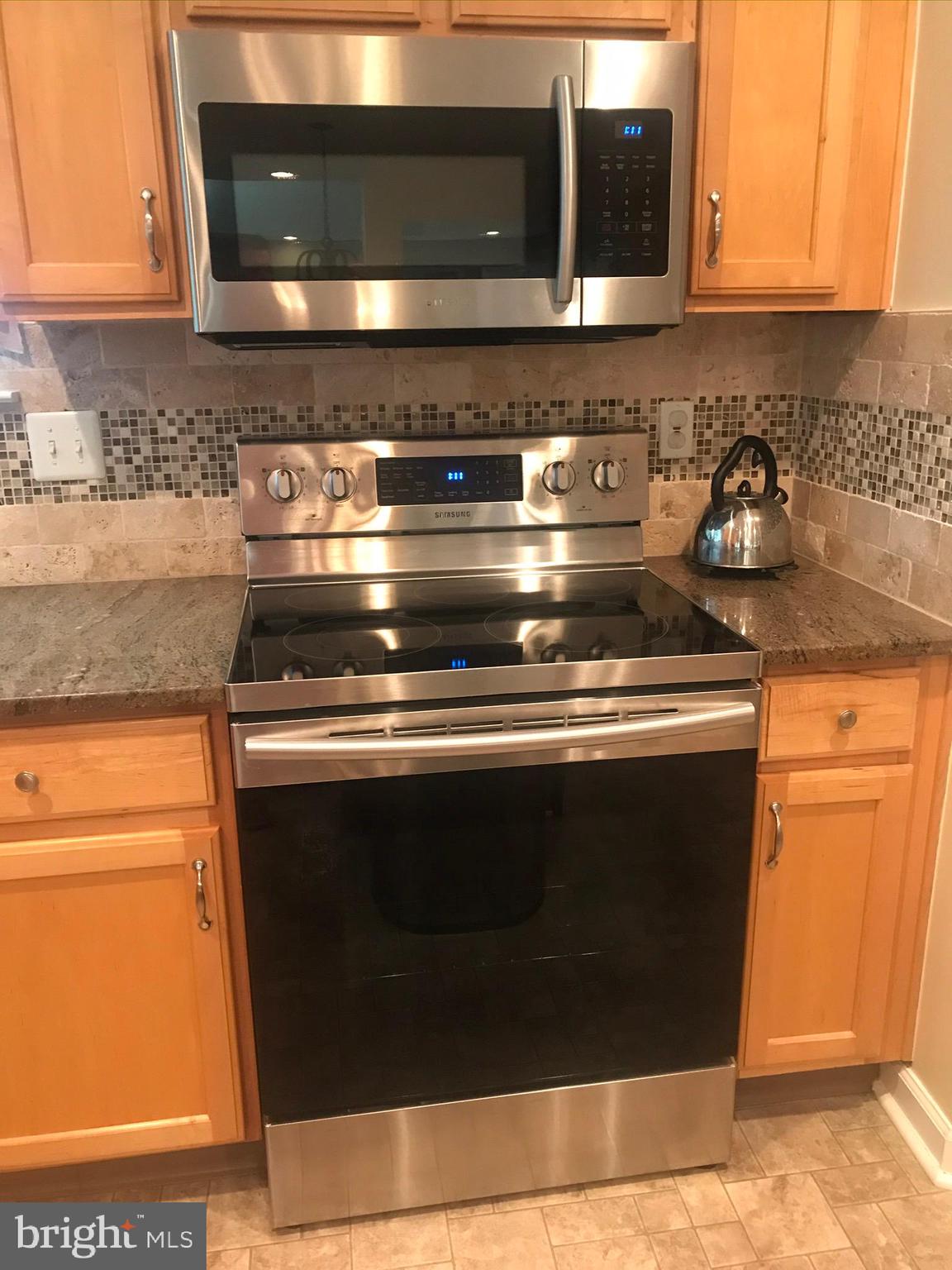 25 Bancroft Road New Castle, DE 19720 - Photo 4 of 33 Stainless Steel Appliances