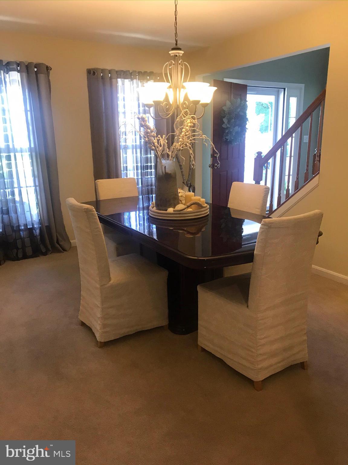 25 Bancroft Road New Castle, DE 19720 - Photo 5 of 33 Formal Diningroom