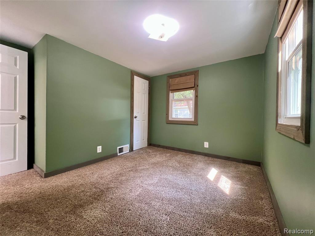 2657 Emmons Avenue Rochester Hills, MI 48307 - Photo 12 of 25