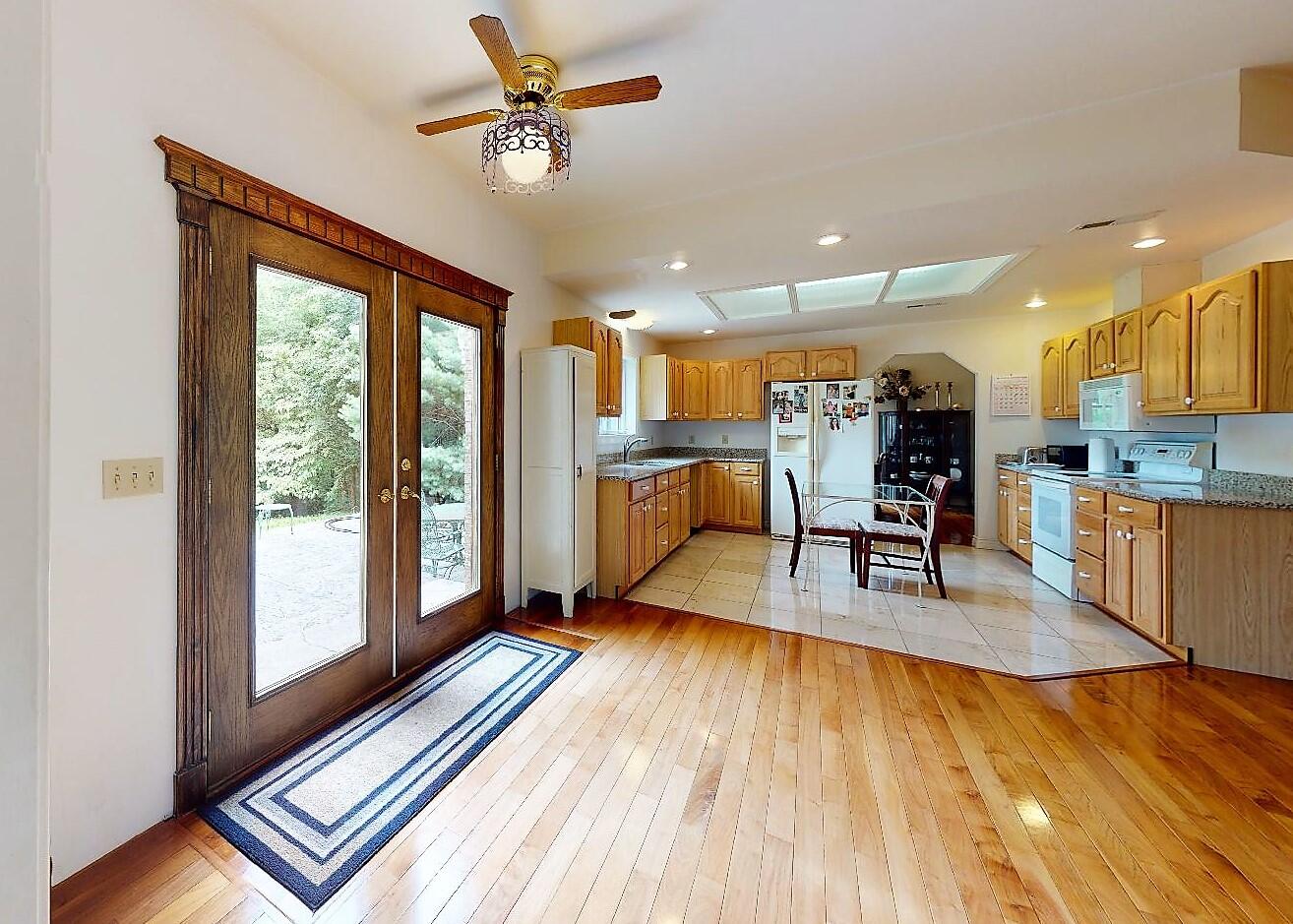 840 Bandy Road Greeneville, TN 37743 - Photo 16 of 69 Kitchen & Breakfast Area