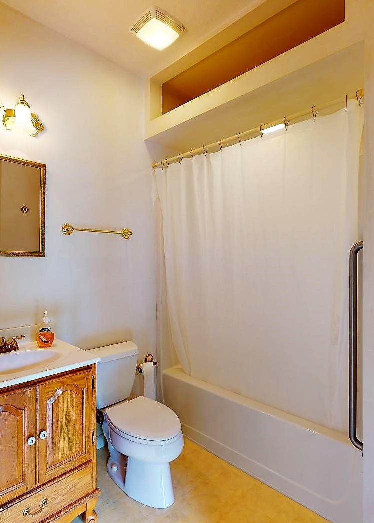 840 Bandy Road Greeneville, TN 37743 - Photo 17 of 69 Main Level Full Bath