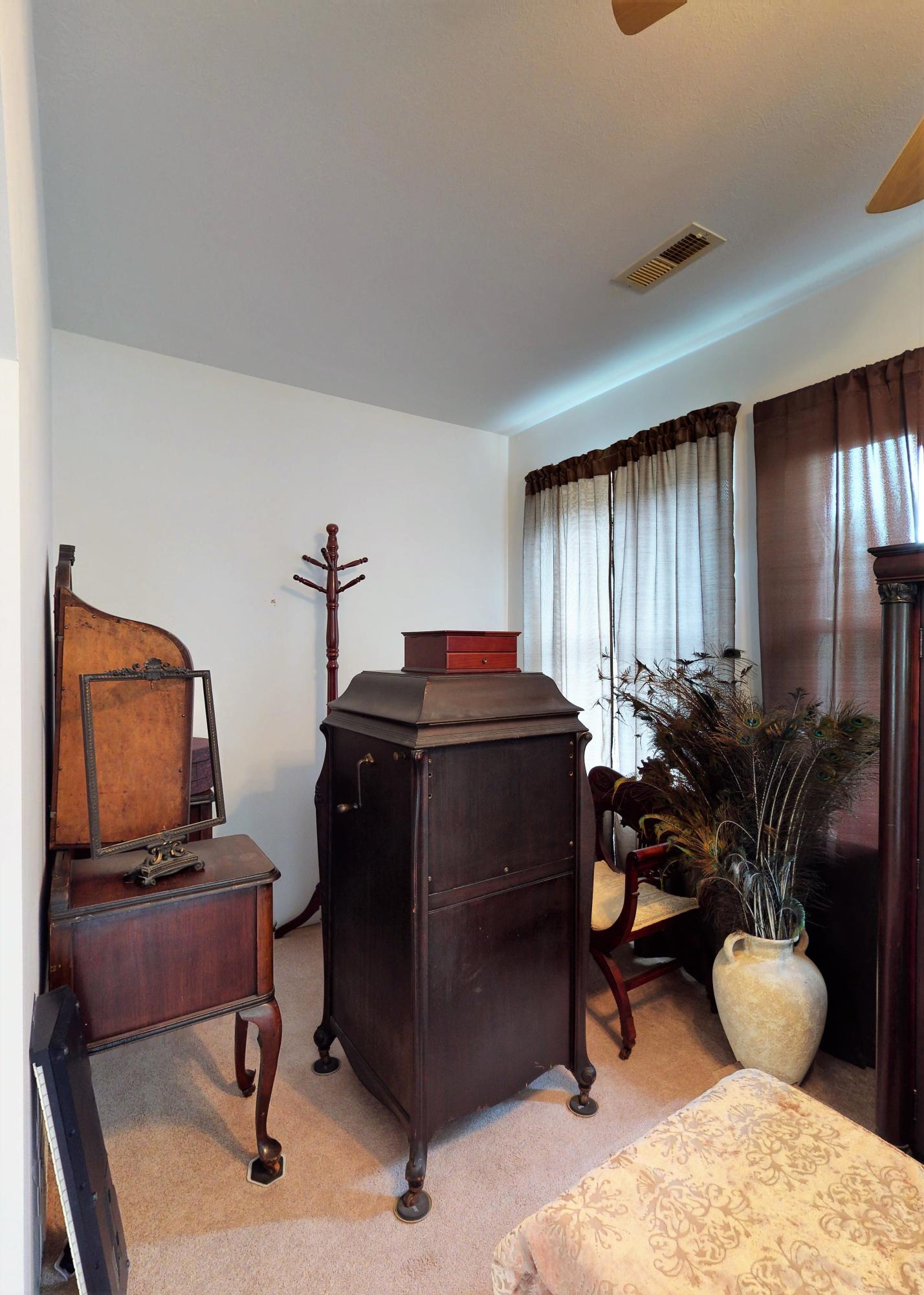 840 Bandy Road Greeneville, TN 37743 - Photo 54 of 69 Master Sitting Area