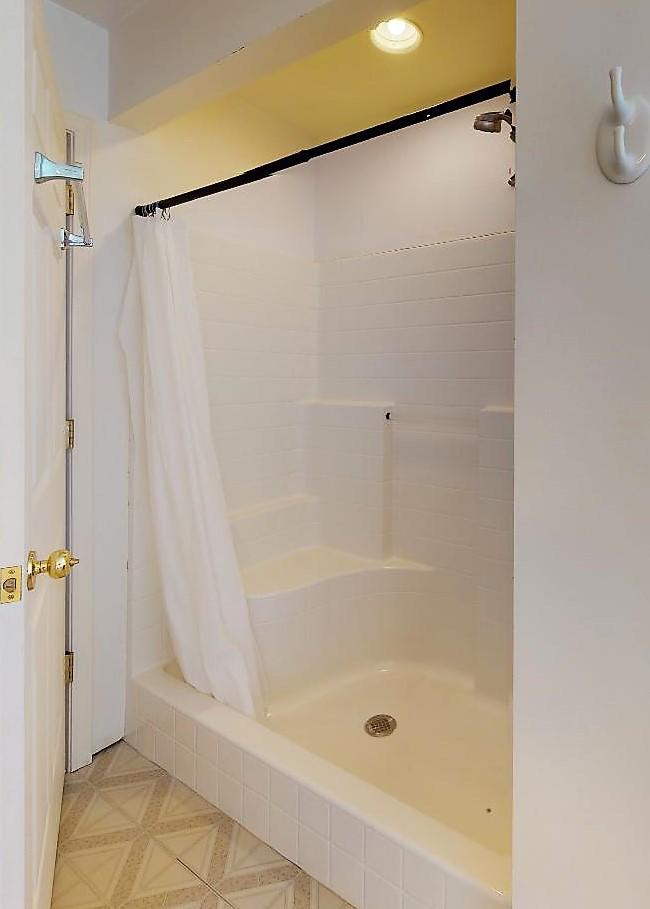840 Bandy Road Greeneville, TN 37743 - Photo 57 of 69 Master Shower