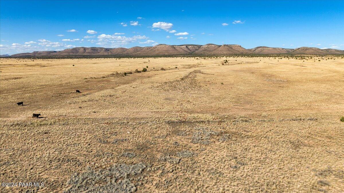 3420 West Limestone Drive Paulden, AZ 86334 - Photo 5 of 10 a view of an ocean and a mountain
