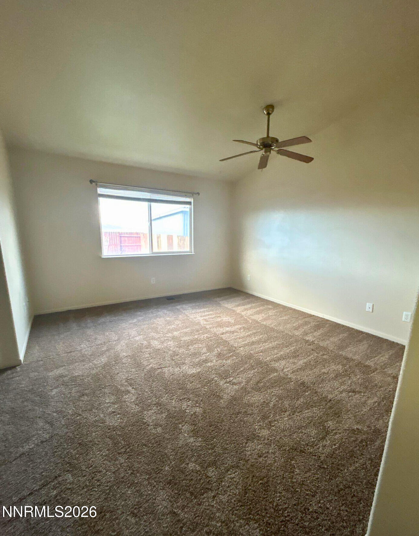 250 Emigrant Way Fernley, NV 89408 - Photo 8 of 19 90683d60-53db-4bfe-9df1-b1053a13168d