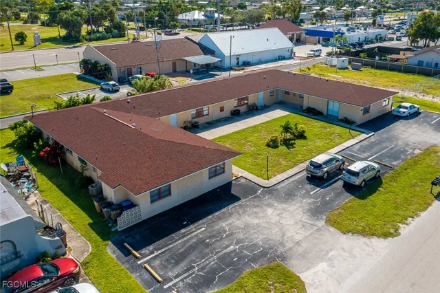 $1,450 | 2935 Southeast 15th Place, Unit 2, Cape Coral, FL 33904