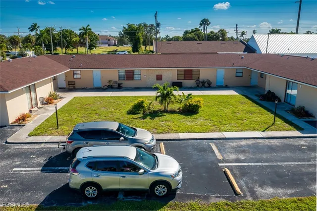 $1,450 | 2935 Southeast 15th Place, Unit 2, Cape Coral, FL 33904