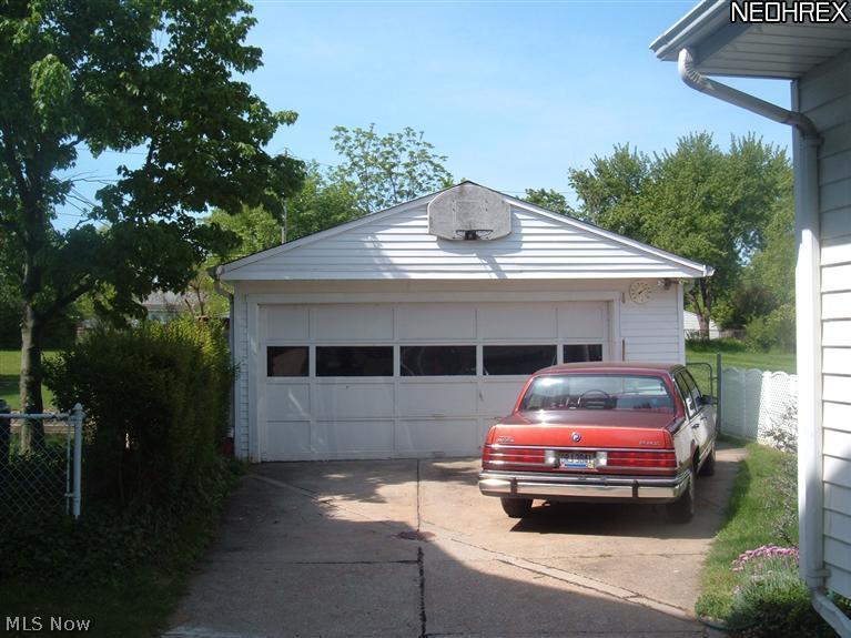 16579 Webster Road Cleveland, OH 44130 - Photo 2 of 20 Gallery Image 2