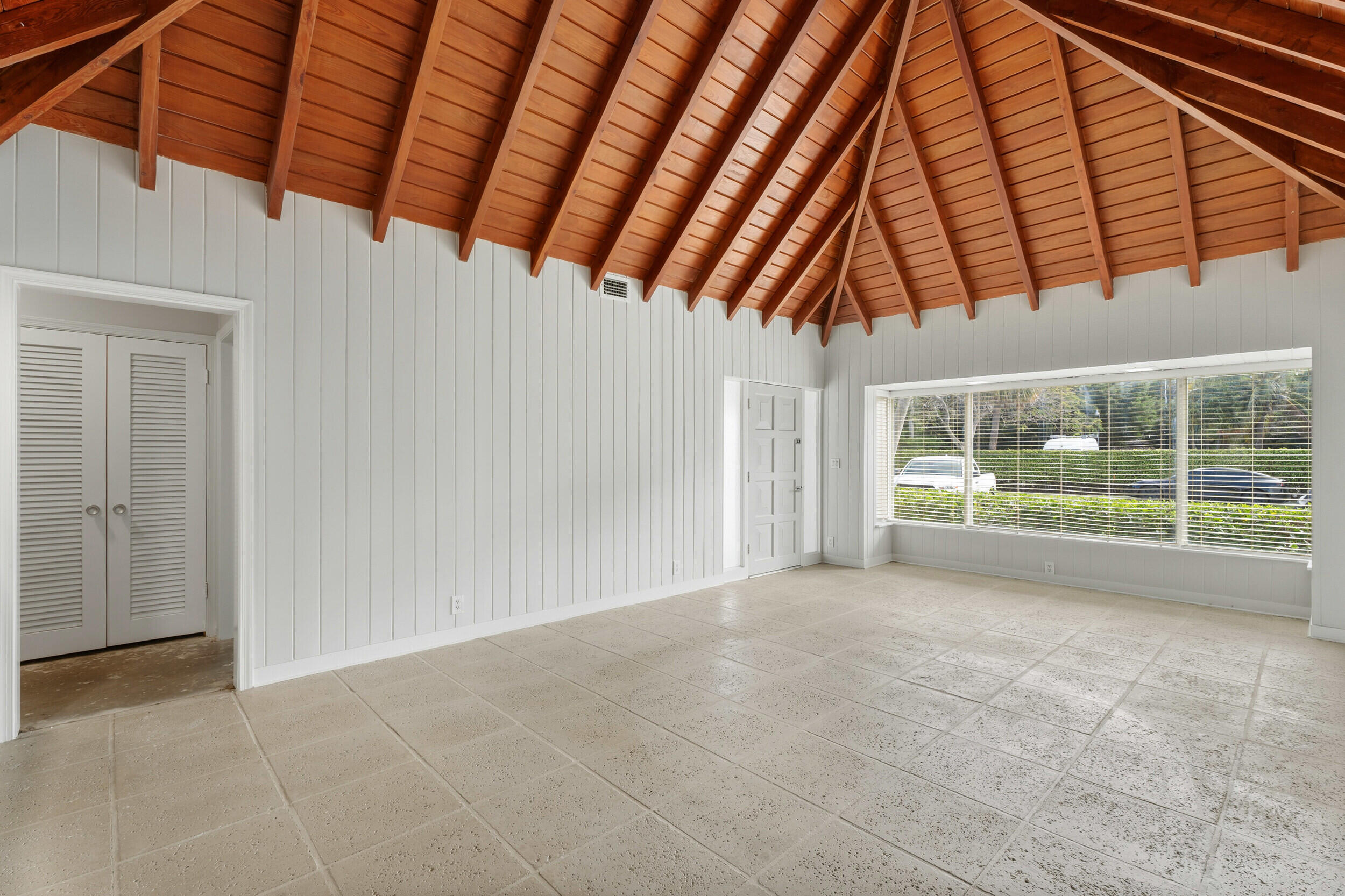 1369 Lands End Road Manalapan, FL 33462 - Photo 13 of 31 smg07557_1