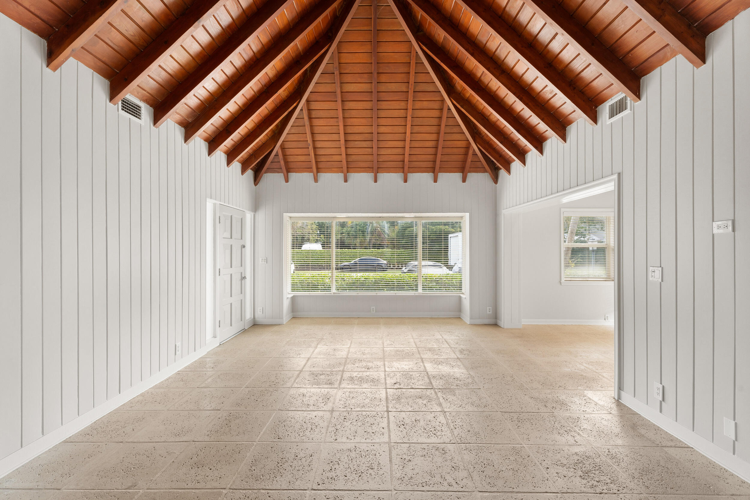 1369 Lands End Road Manalapan, FL 33462 - Photo 14 of 31 smg07582