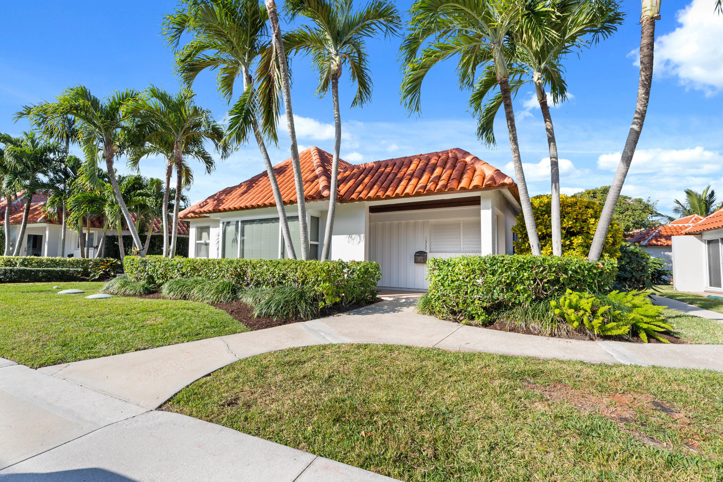 1369 Lands End Road Manalapan, FL 33462 - Photo 2 of 31 smg07546