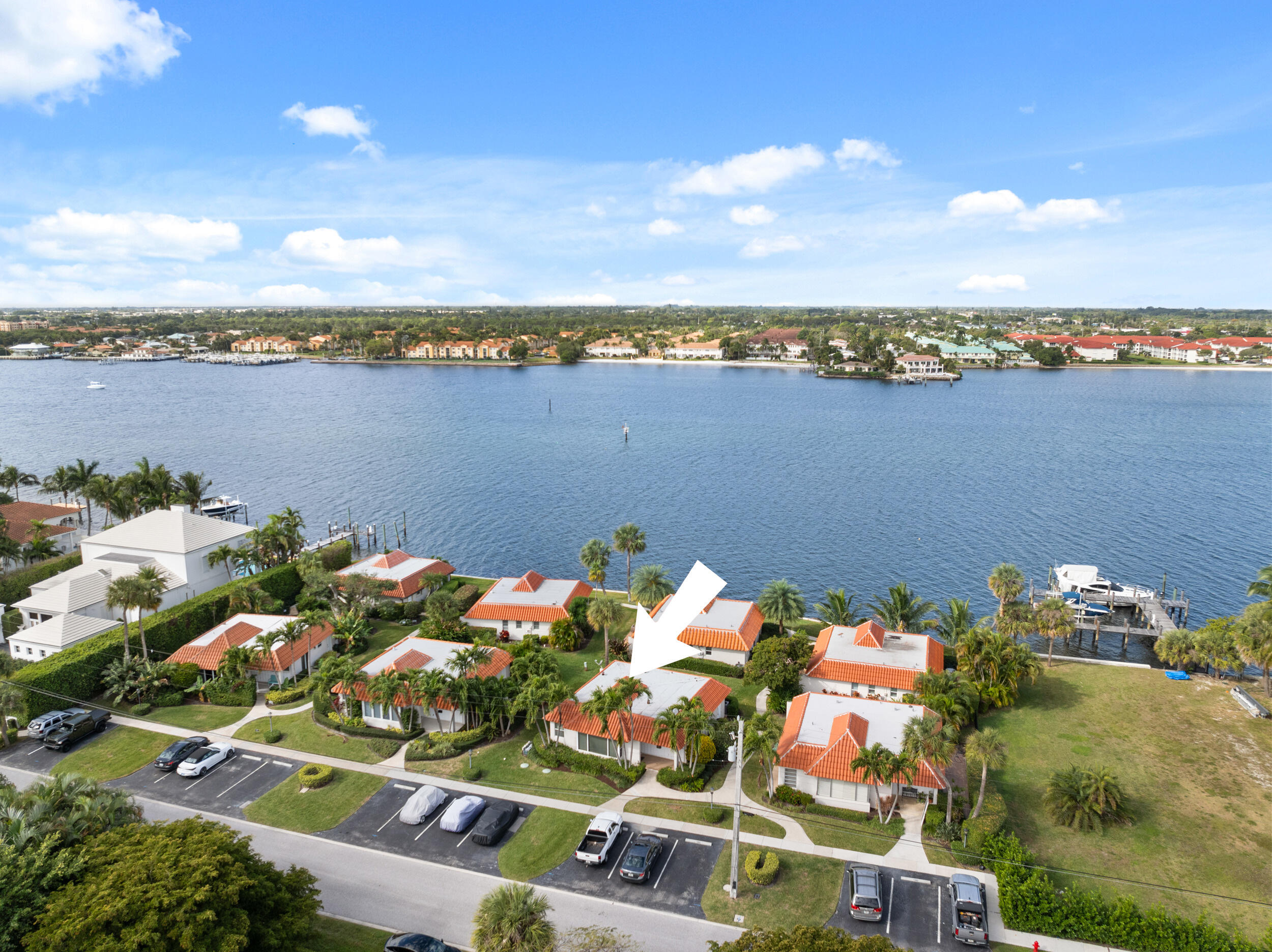 1369 Lands End Road Manalapan, FL 33462 - Photo 4 of 31 dji_20260128233639_0976_d.1
