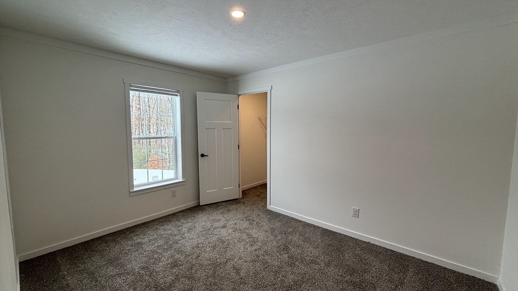 21 Pinrock Drive Sturbridge, MA 01566 - Photo 11 of 19