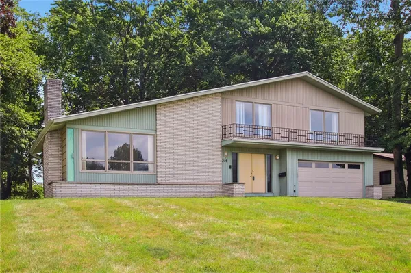$275,000 | 216 Somerworth Drive, Greece, NY 14626