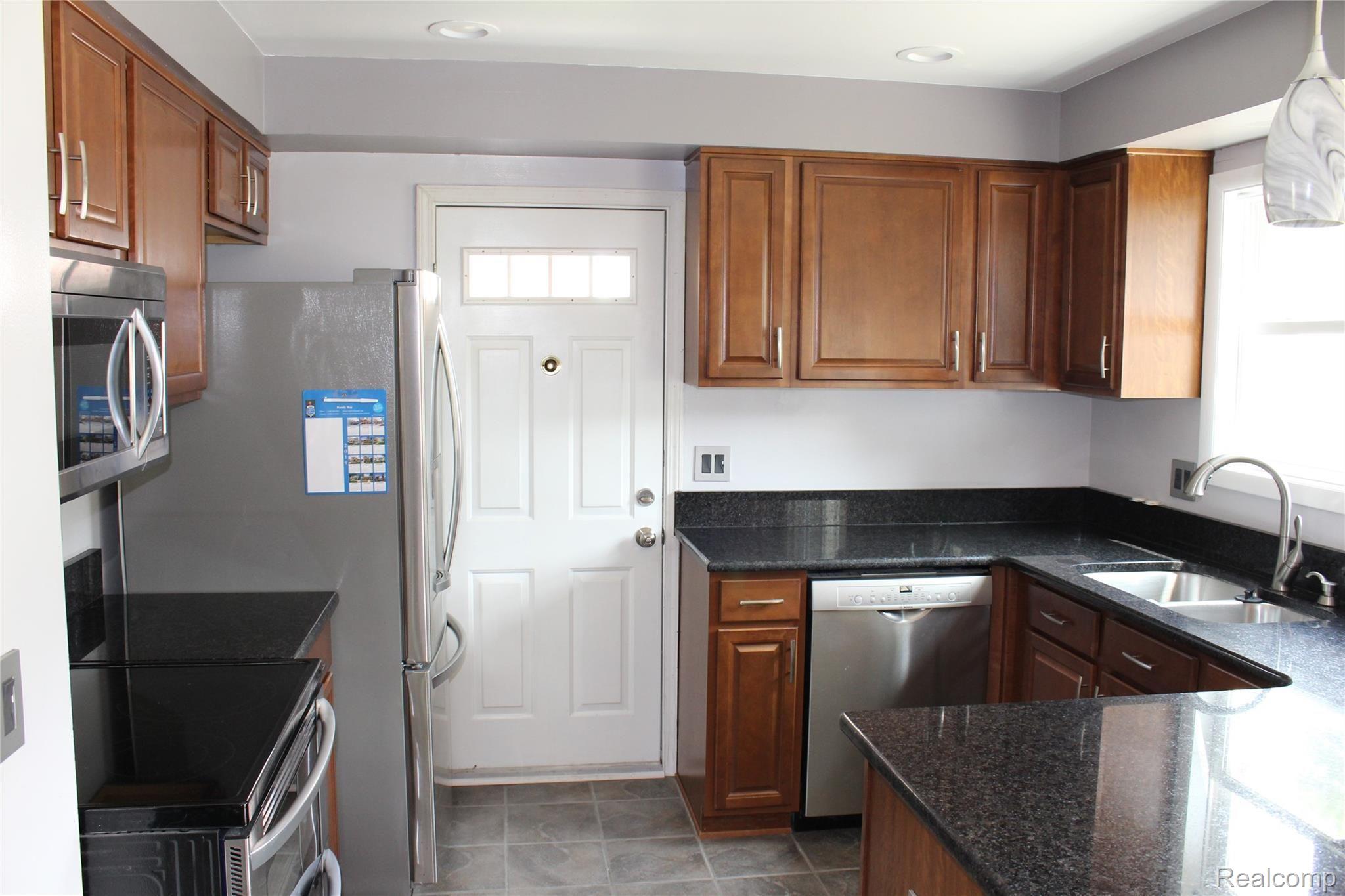 1659 Harvard Road Berkley, MI 48072 - Photo 7 of 21 IMG_0934.JPG