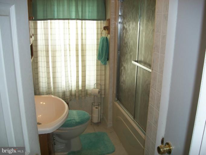 2118 Cockspur Road Baltimore, MD 21220 - Photo 8 of 10 Bath