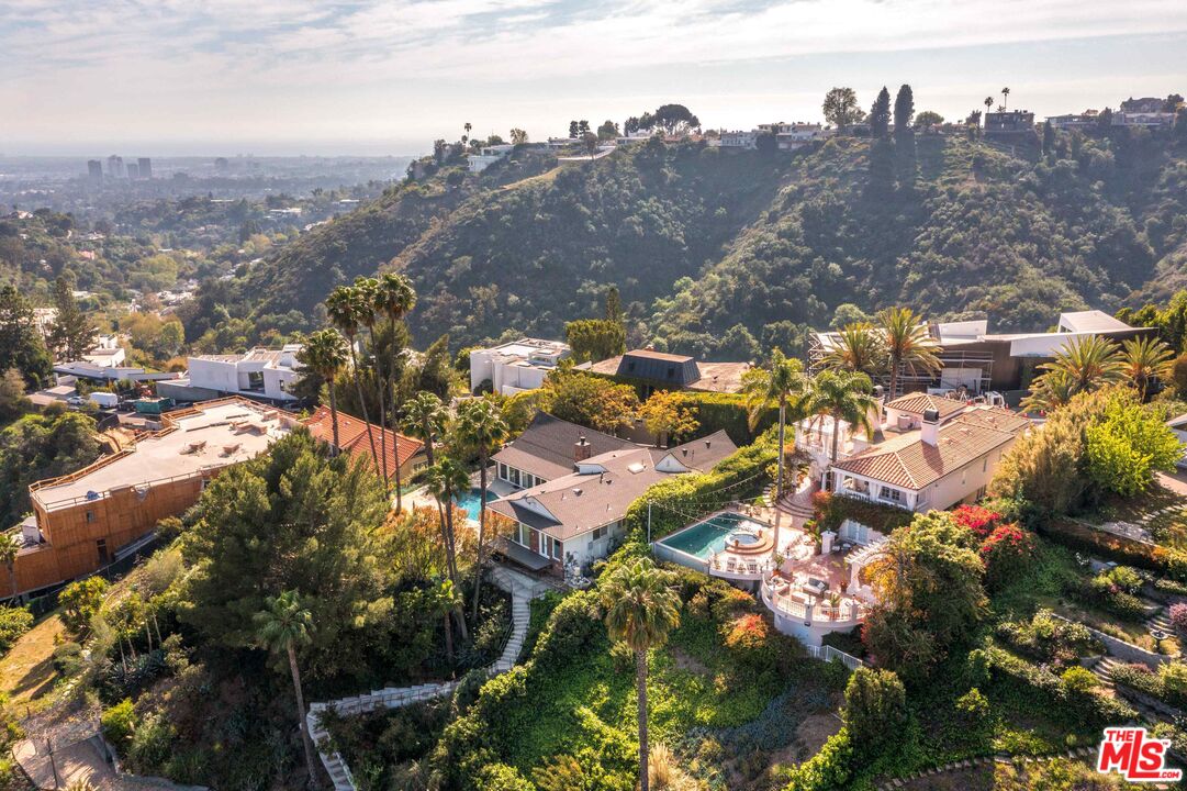 1100 Stradella Road Los Angeles, CA 90077 - Photo 2 of 26 a view of a city