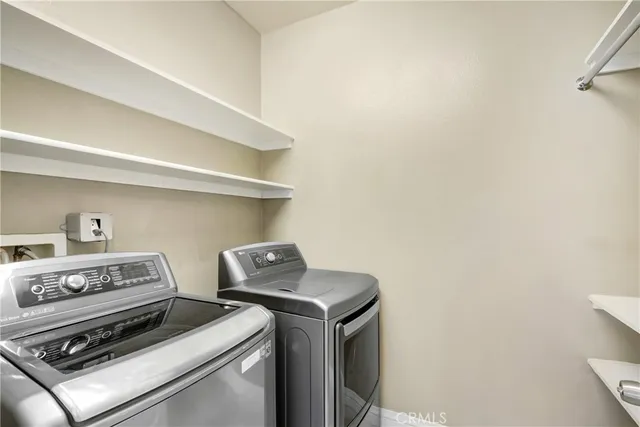 a view of utility room