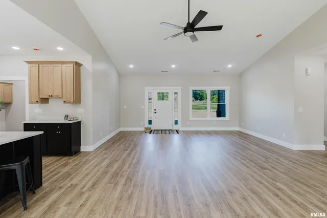 $479,900 | 704 Jonathan Lane, Carterville, IL 62918